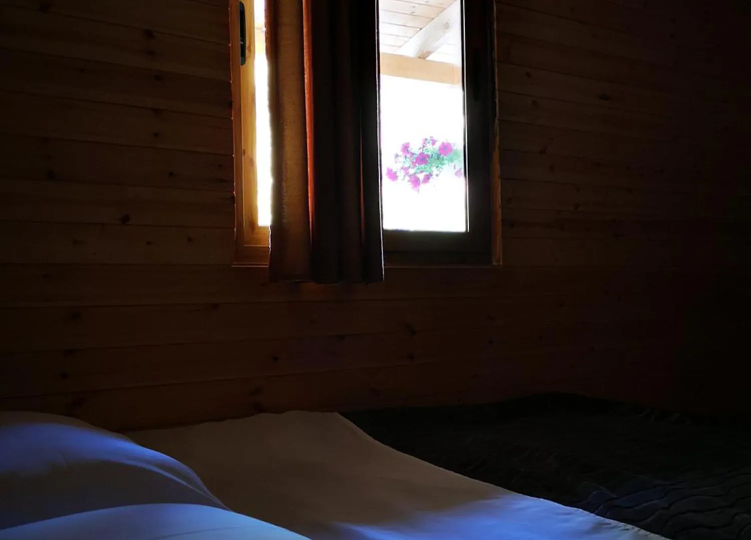 Hostel Riverside Komani Lake