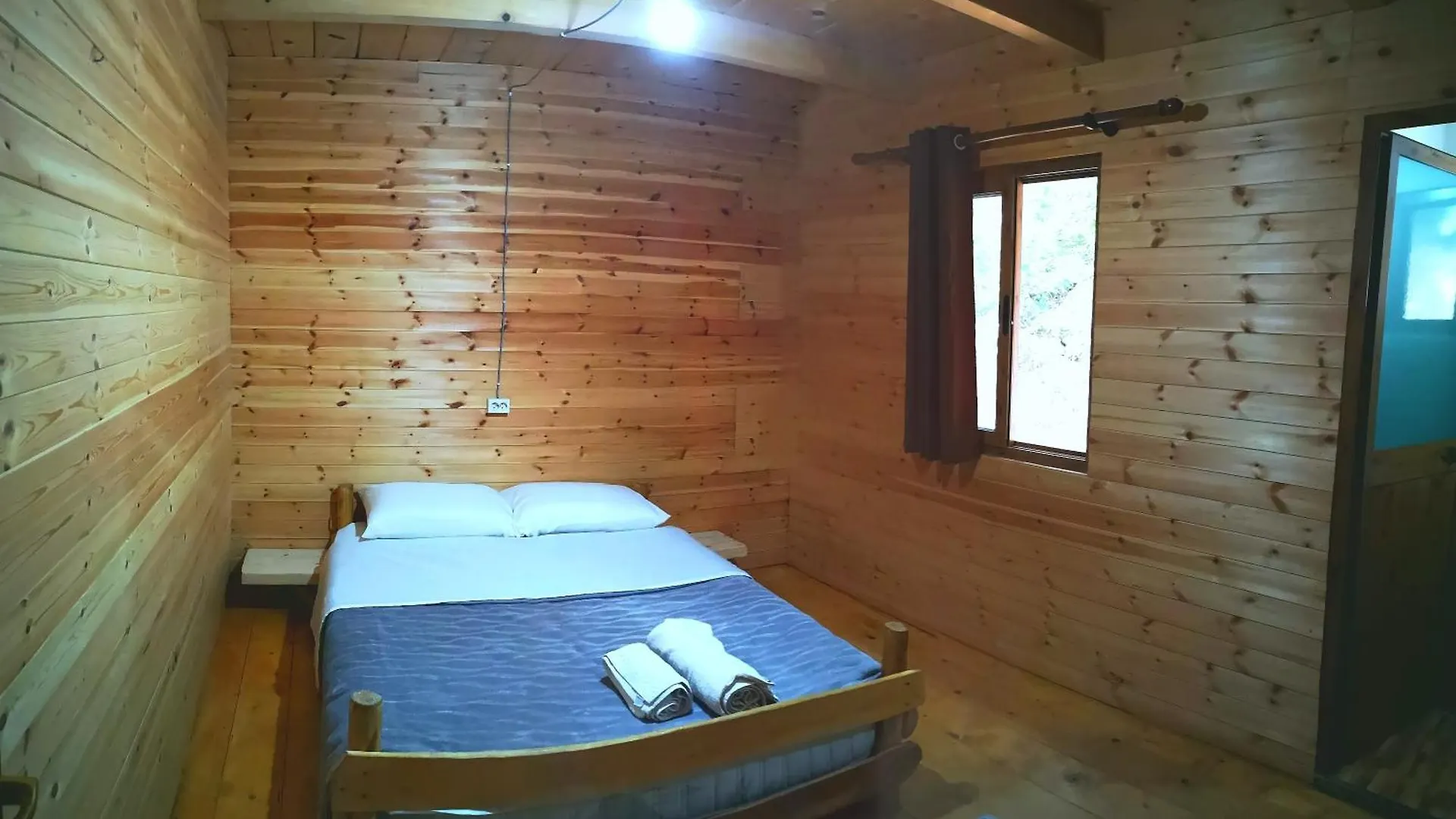 Riverside Komani Lake Hostel Koman