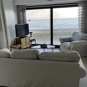 https://appartement-met-zeezicht-en-zicht-op-casino.ostend-hotel.net