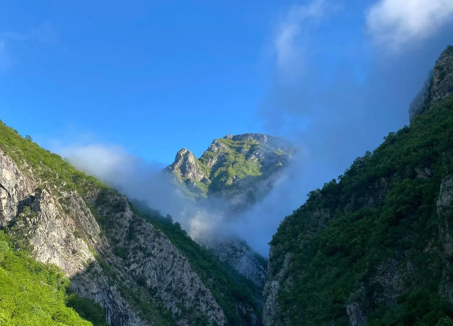 Riverside Komani Lake 0*, Koman Albania