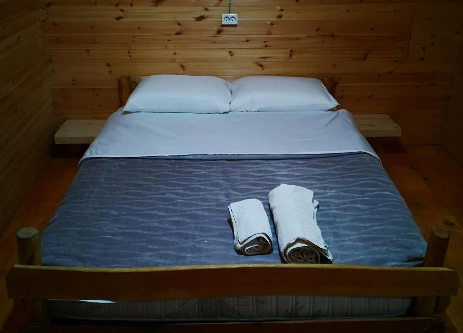Hostel Riverside Komani Lake Albania
